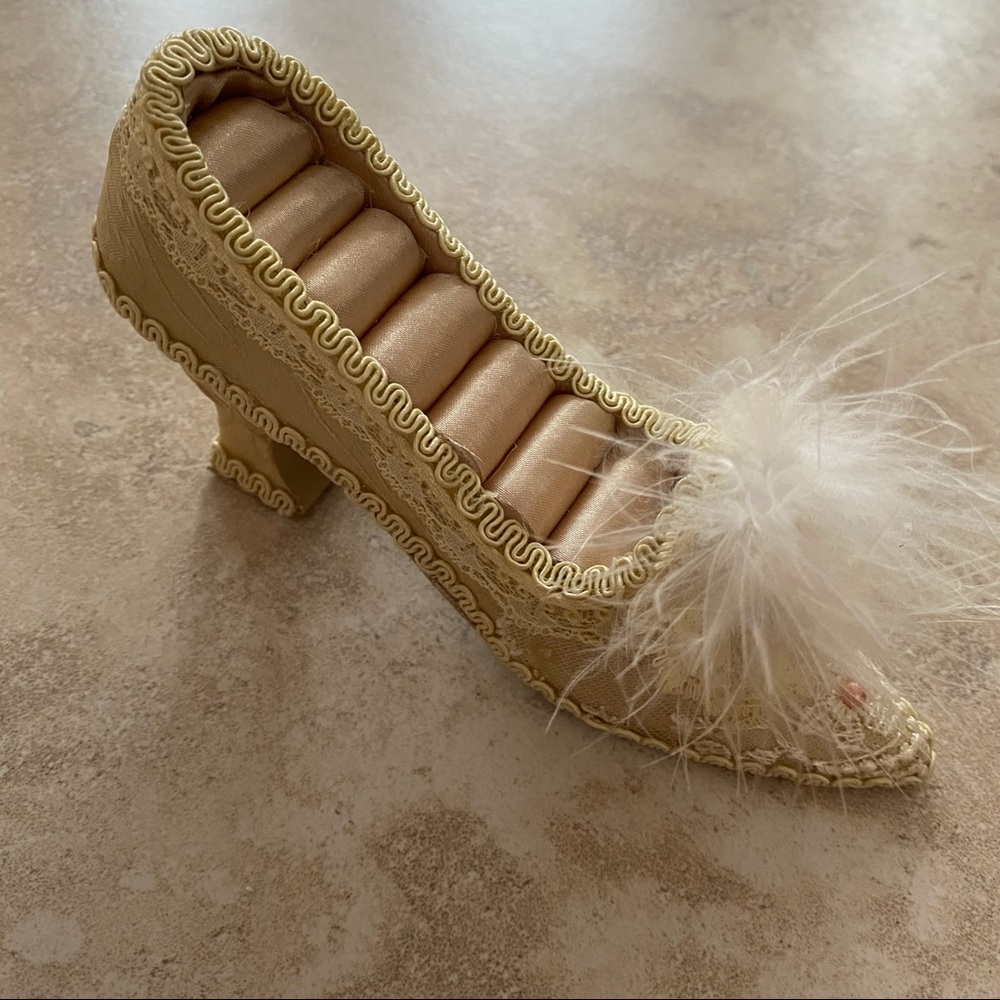 Vintage shoe ring holder